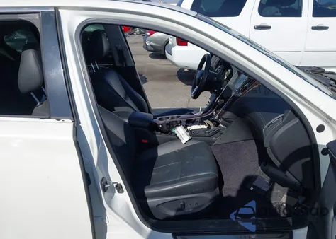 2018 Infiniti Q50 3.0T Luxe z USA, uszkodzony, nr VIN JN1EV7AP7JM353926